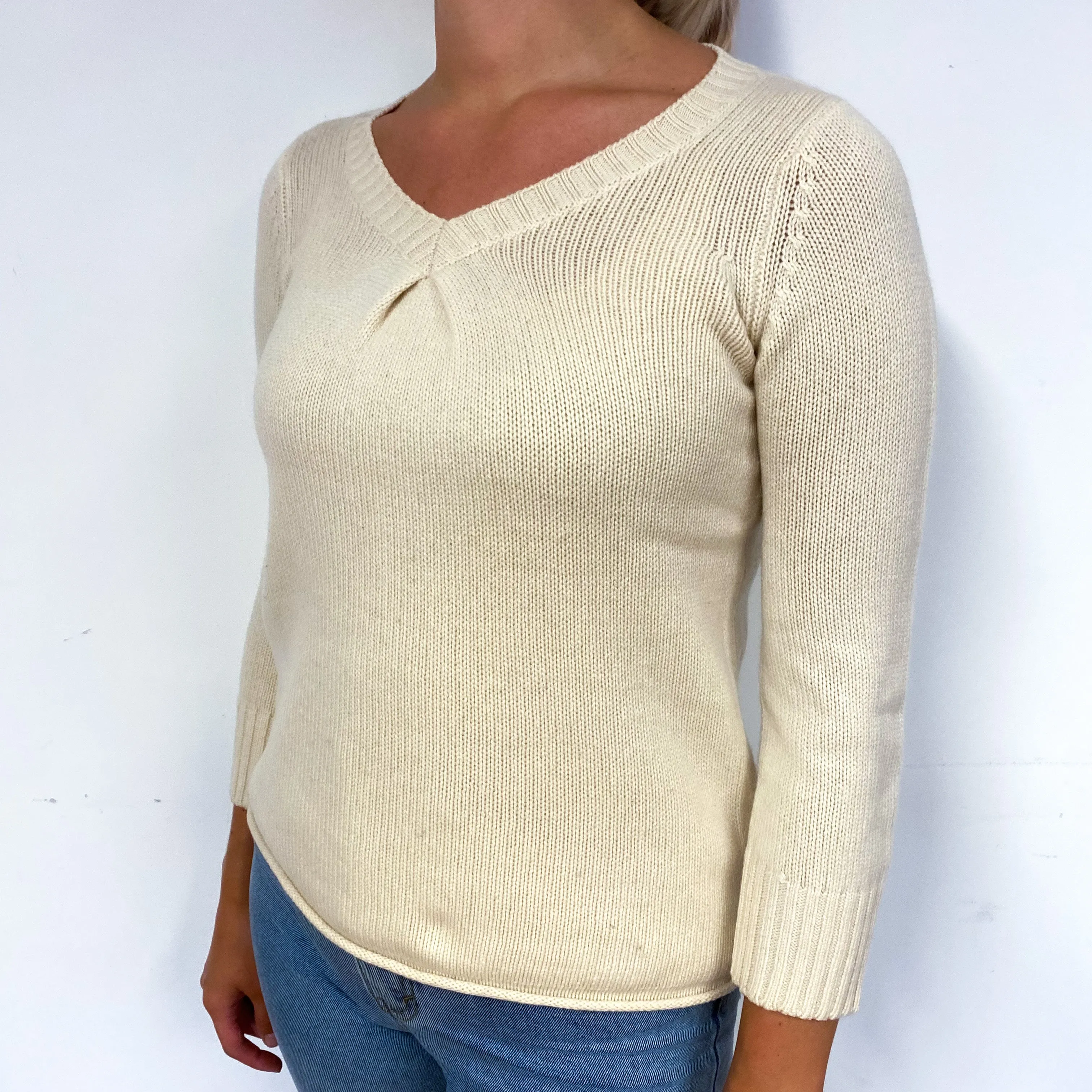 Cream 3/4 sleeved Cashmere V-Neck Jumper