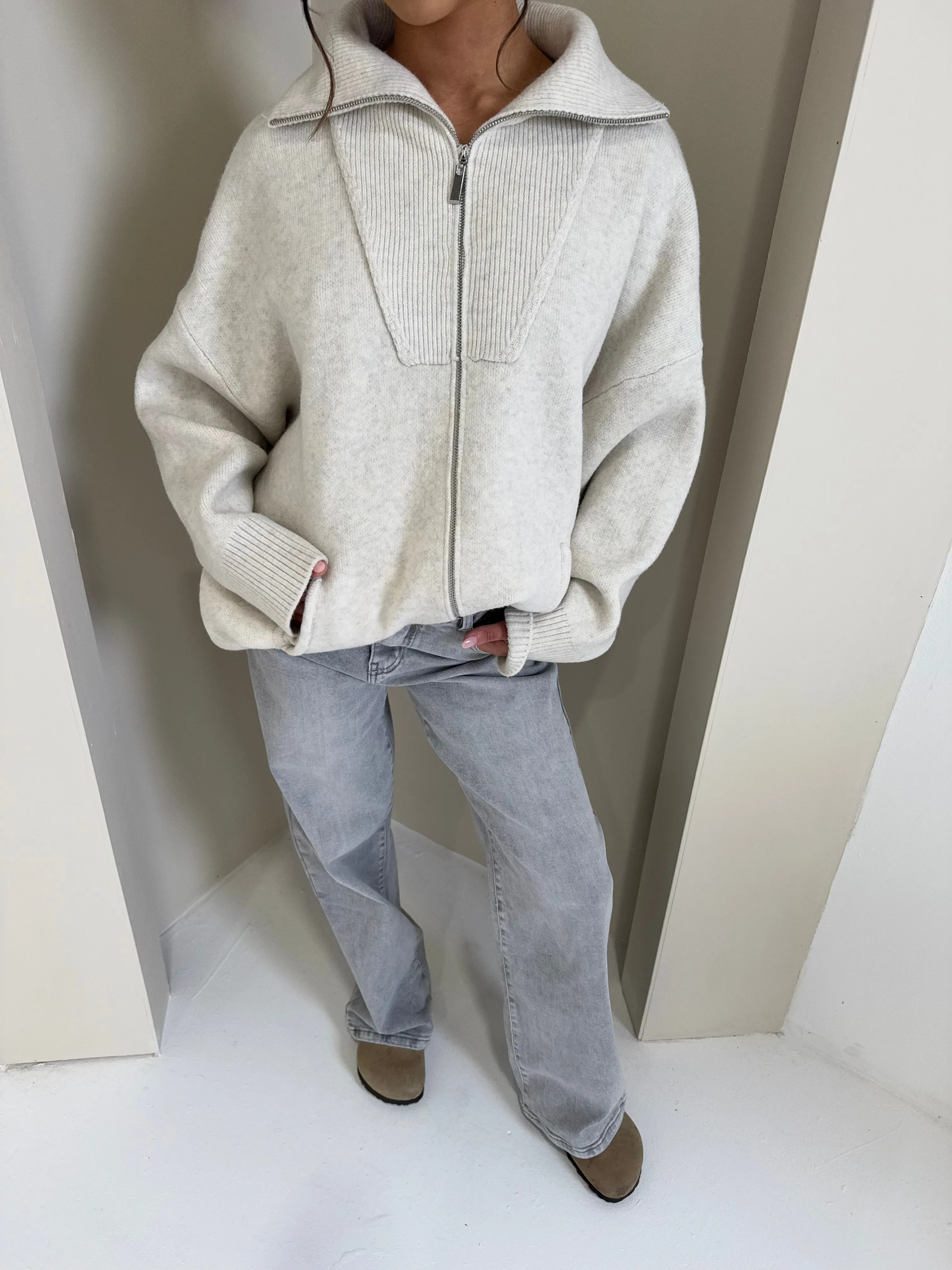RAYA Mid Rise Wide Leg Jeans In Grey