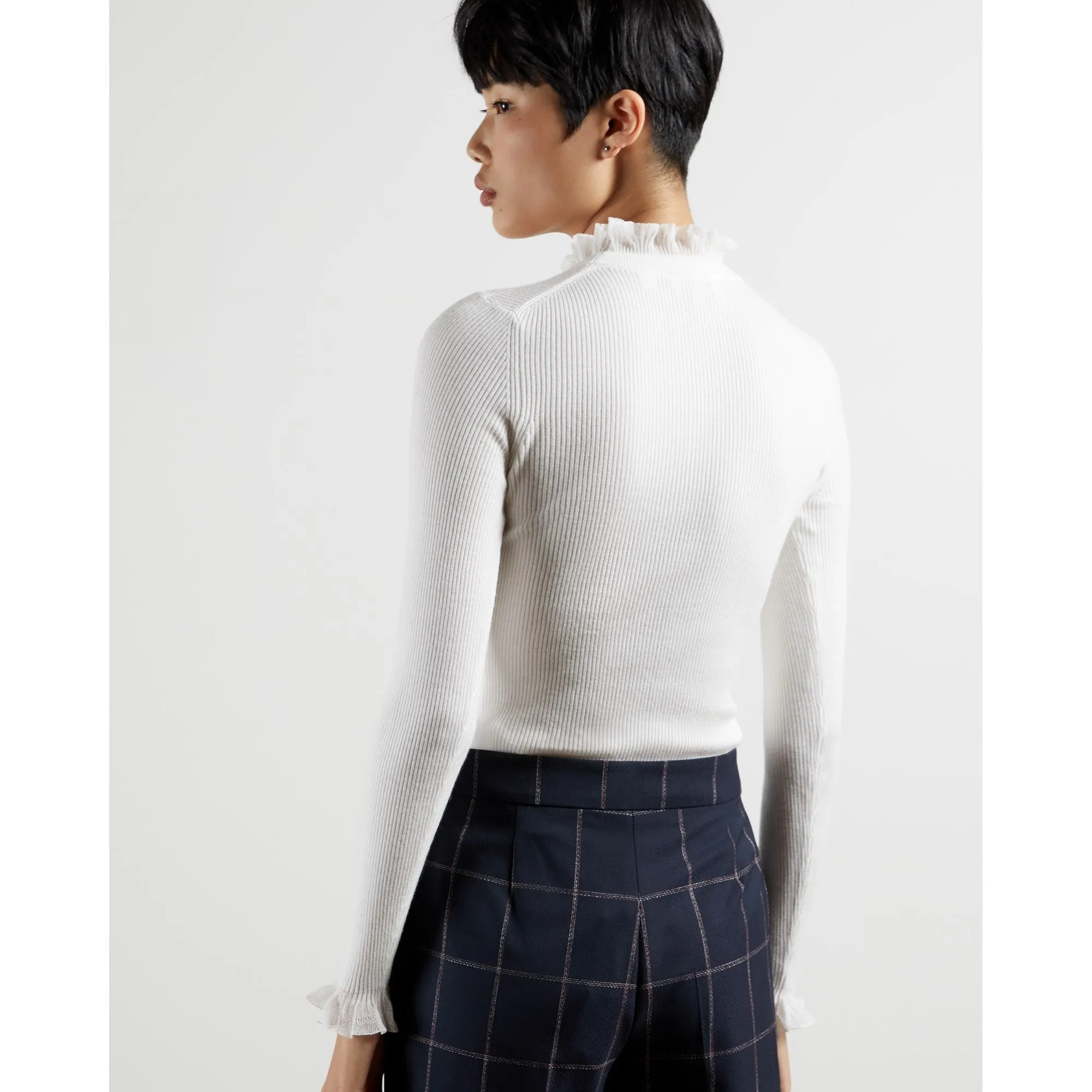 Women Wmk-Dvana-Frill Neck Detail Jumper - White