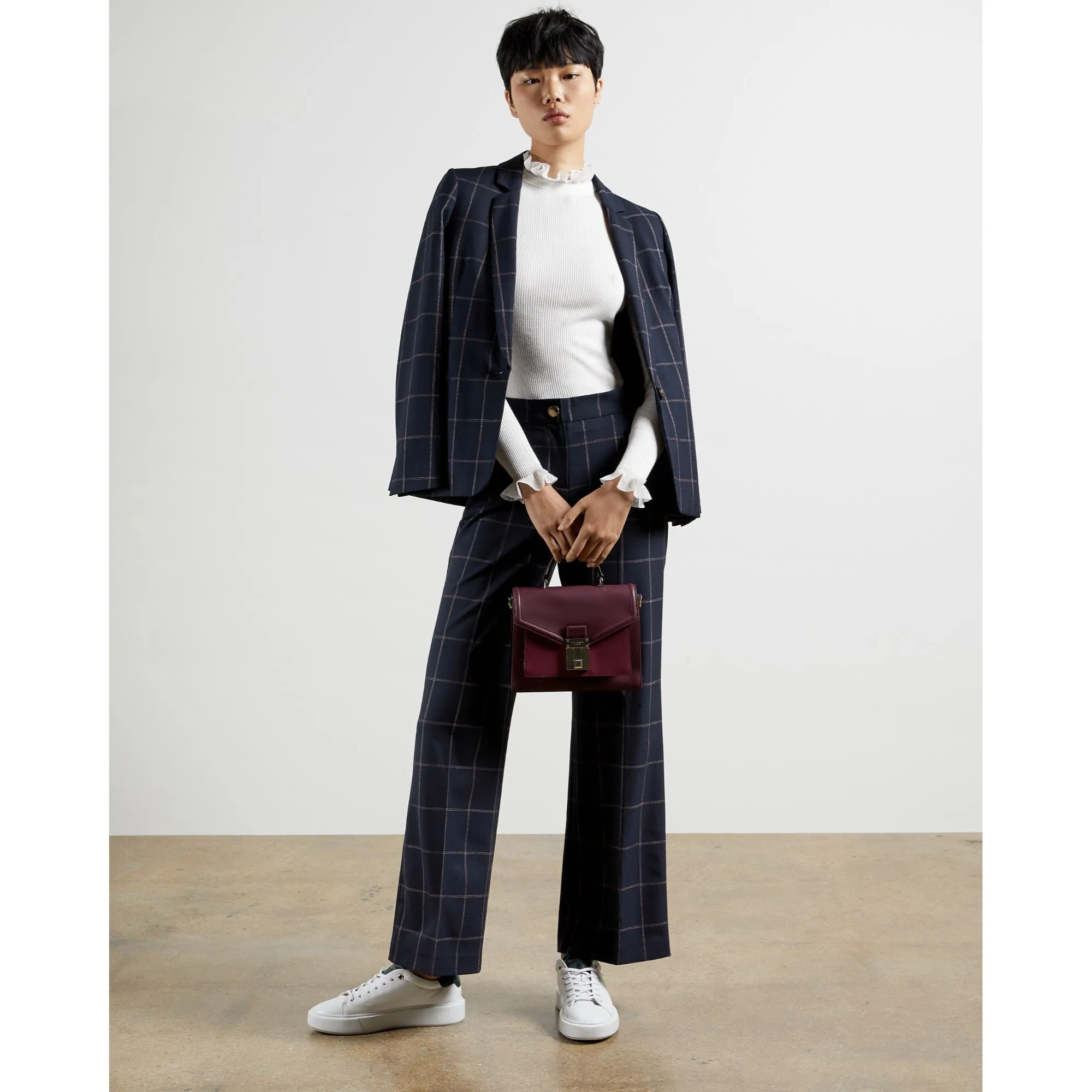 Women Wmk-Dvana-Frill Neck Detail Jumper - White
