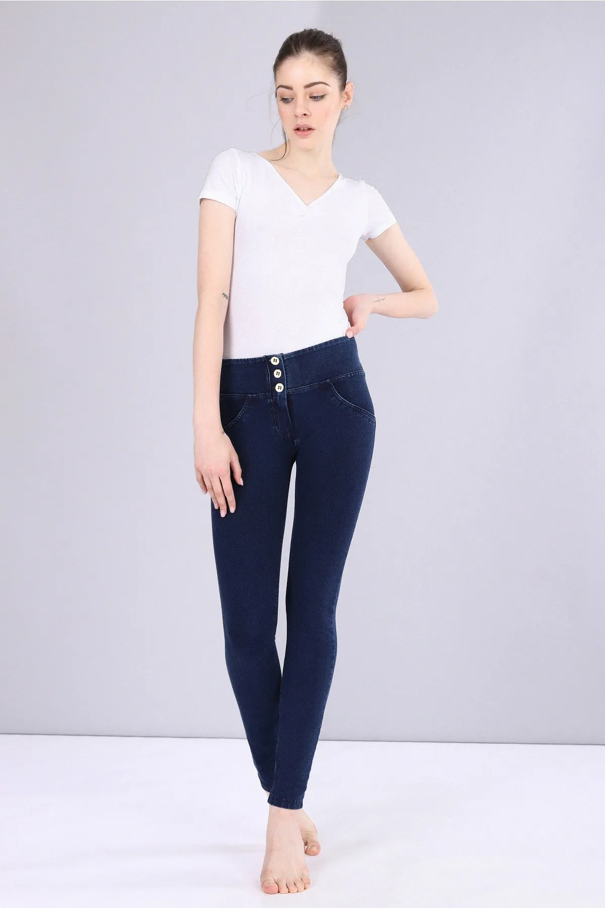 (WRUP1MC002-J0B) WR.UP® MID-WAIST SKINNY-FIT BLUE PANTS IN STRETCH DENIM